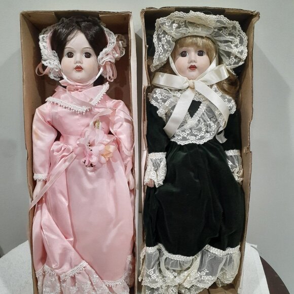 Classic Design Genuine Porcelain Dolls 17" “Victoria”, “Jennifer” - Picture 4 of 6